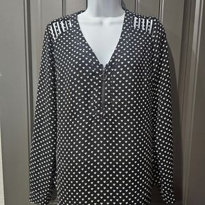 Candie's Black and White Heart Pattern Blouse